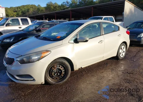 2015 Kia Forte Lx z USA, uszkodzony, nr VIN KNAFK4A6XF5411073